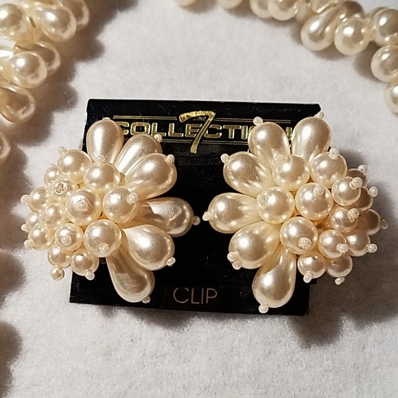 Faux Pearl Necklace & Clip Earring Set - Picture 2 of 3